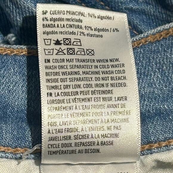 American Eagle Size 6 Distressed Daisy Duke Light Blue Jeans - Picture 10 of 14